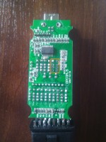 WP_20130610.jpg (142.89 KiB) Zobrazeno 11599 x Ze strany spojů... Zde si všimněte zhruba uprostřed - zvýrazněno!!! Jedno relé má z 8mi nožiček připájenou pouze jednu!!! :(